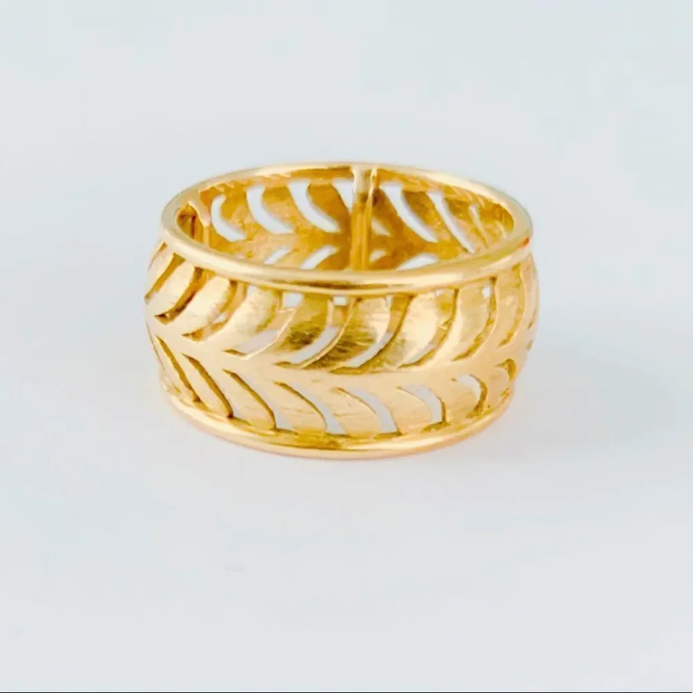 Vintage Tiffany & Co. 18K Villa Paloma Palm Ring - Picture 10 of 16
